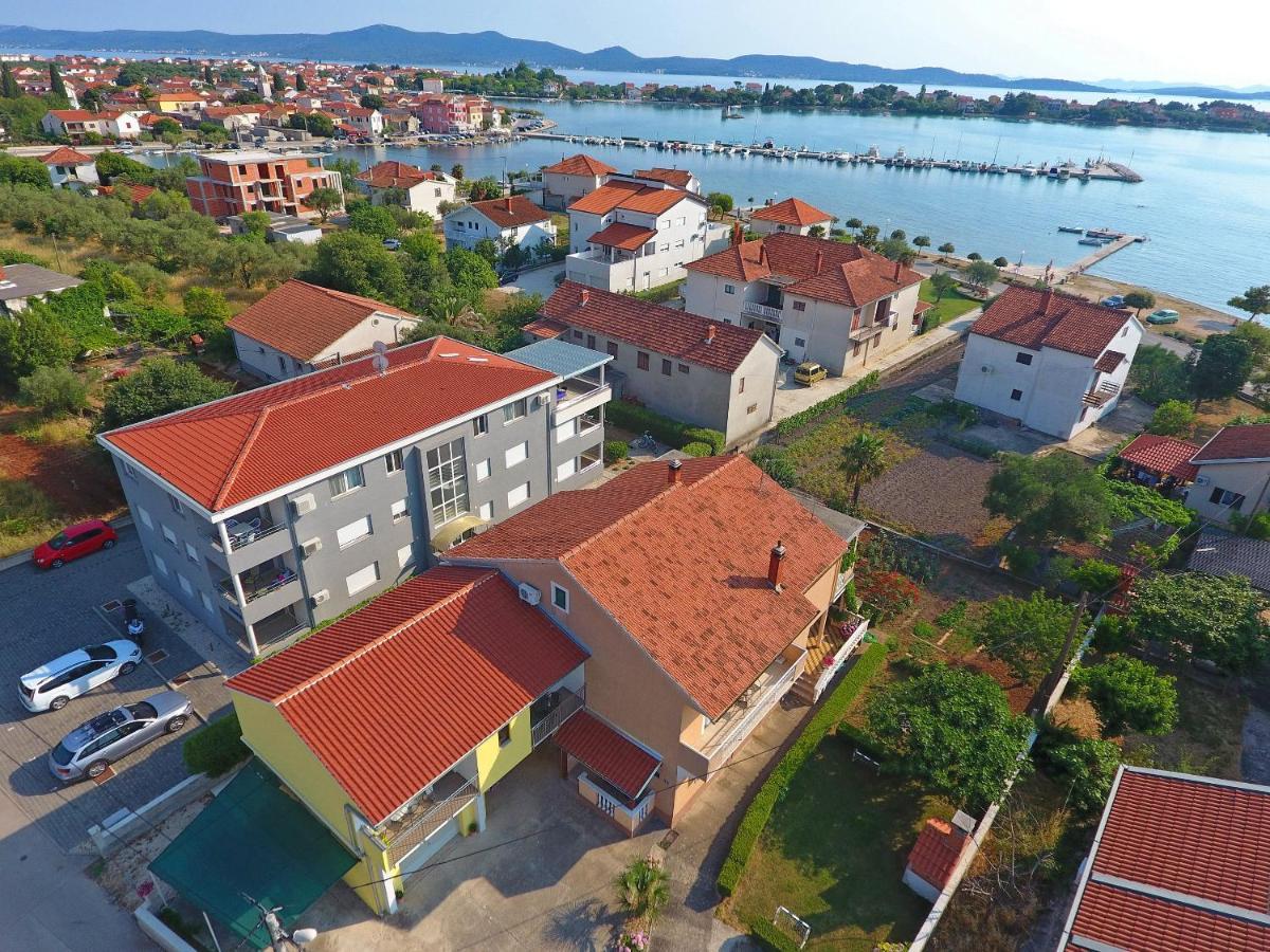 Apartmani Dane Sukošan Exterior foto