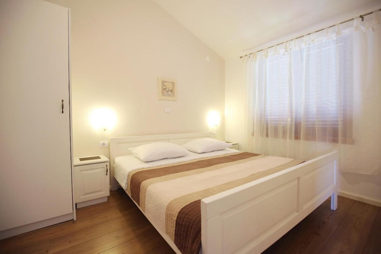 Apartmani Dane Sukošan Exterior foto