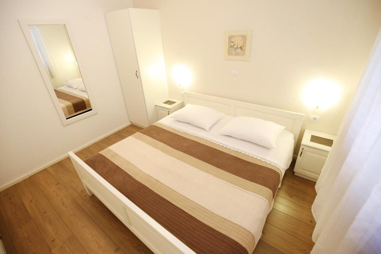 Apartmani Dane Sukošan Exterior foto