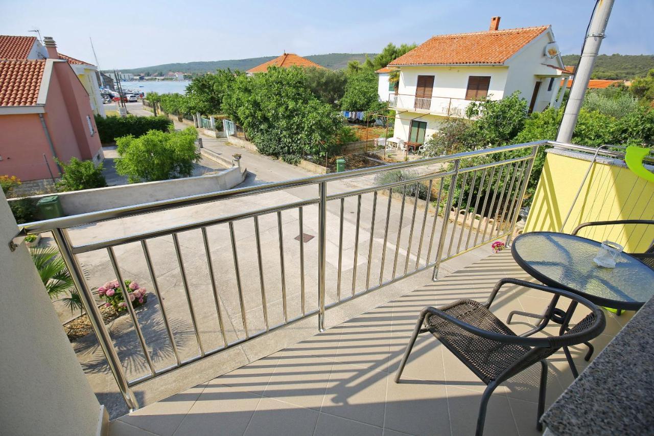 Apartmani Dane Sukošan Exterior foto